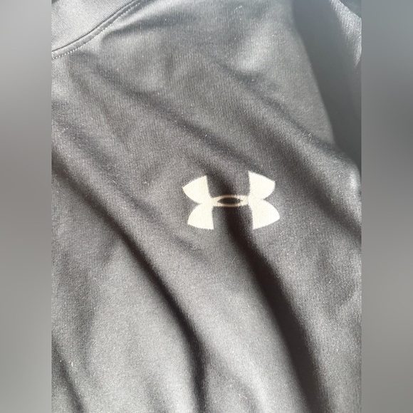 UNDER ARMOUR, long sleeve top - Picture 2 of 4